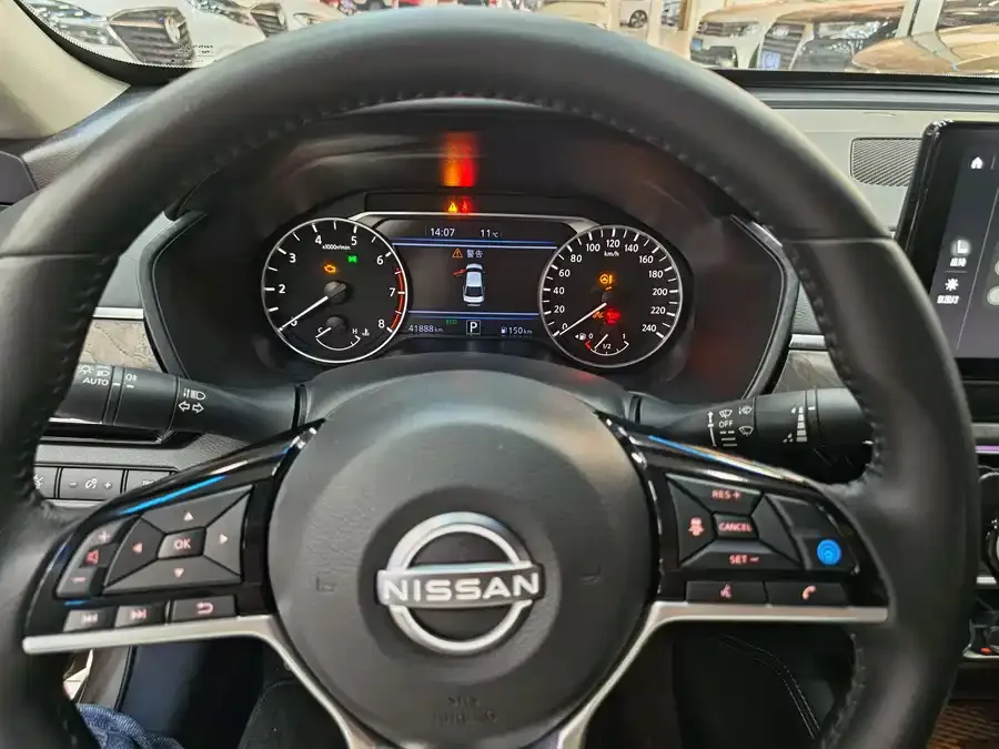 Nissan Altima Teana 2022 2.0L XL-Upr Premium Edition 2023 — миниатюра 5