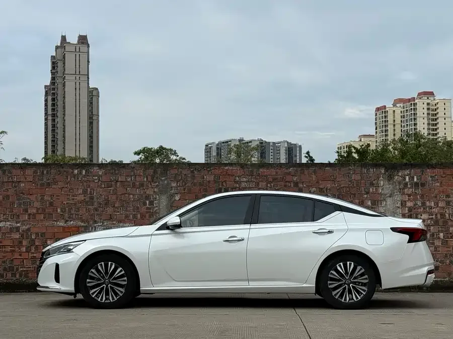 Nissan Altima 2022 Teana 2.0L XL-TLS Enjoy Edition 2023 — миниатюра 3