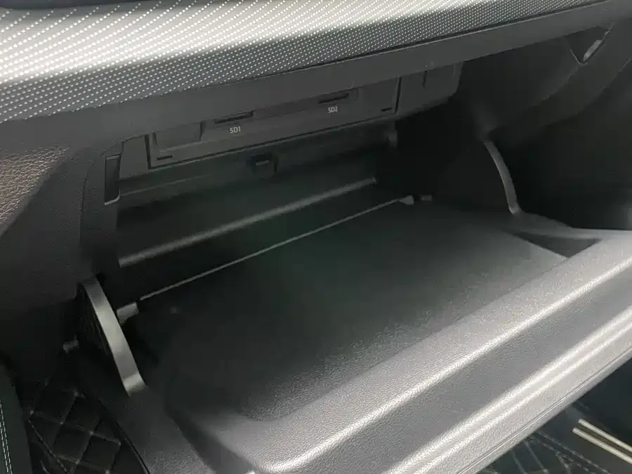 Audi Q2L 2022 35 TFSI Enterprising and Elegant Model 2022 — миниатюра 4