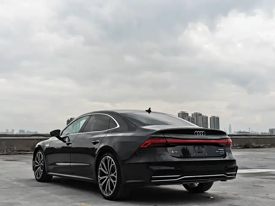 Audi A7L 2024 55 TFSI quattro Flagship 2026 — миниатюра 2