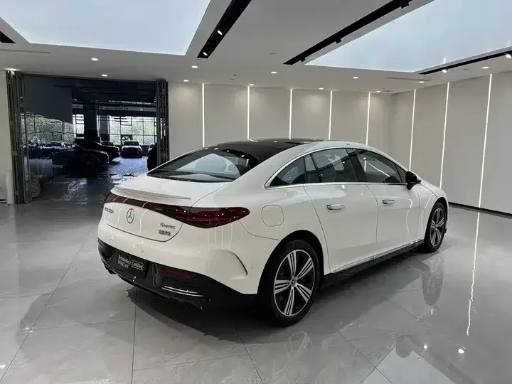 Mercedes-Benz EQE Mercedes-Benz EQE 2025 500 4MATIC Pioneer Edition 2025 — миниатюра 4