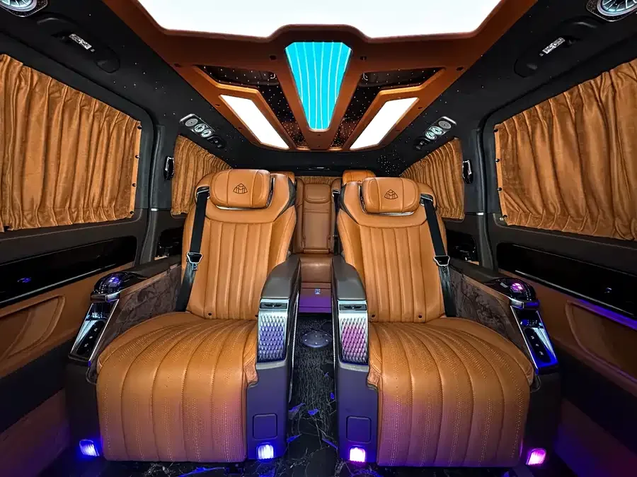 Mercedes-Benz Vito Vito 2023 2.0T Business Edition 7 Seaters 2024 — миниатюра 2