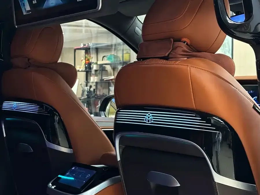 Mercedes-Benz Vito Vito 2023 2.0T Business Edition 7 Seaters 2024 — миниатюра 3