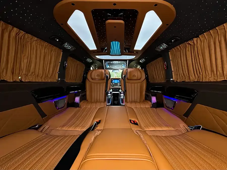 Mercedes-Benz Vito Vito 2023 2.0T Business Edition 7 Seaters 2024 — миниатюра 5