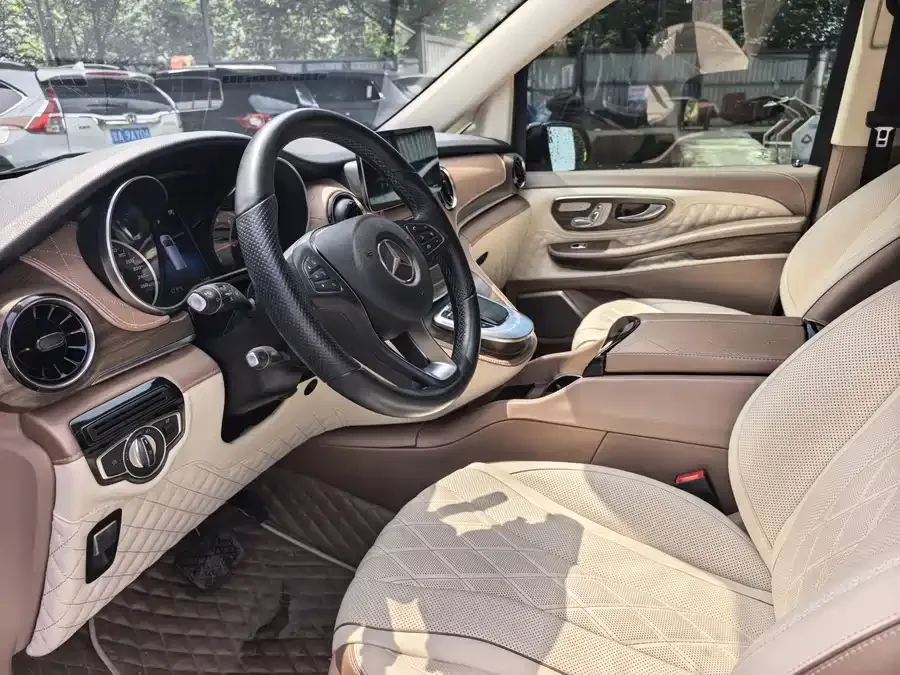 Mercedes-Benz Class V Mercedes-Benz V-Class 2021 V 260 Pilot Edition 2022 — миниатюра 4