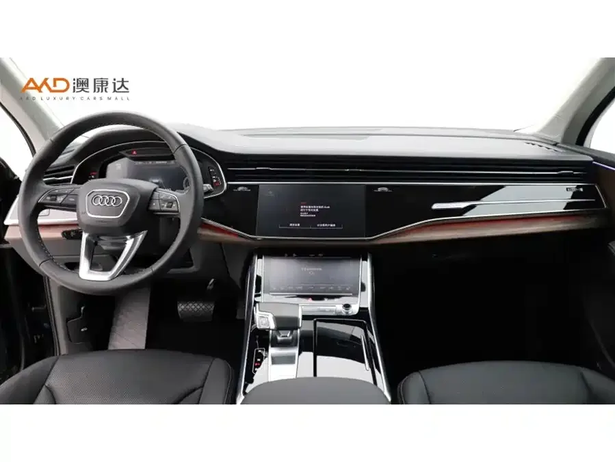 Audi Q7 2024 55 TFSI quattro S line sports model 2025 — миниатюра 2