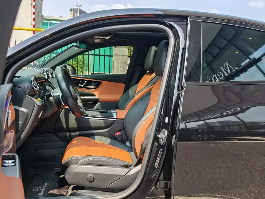 Mercedes-Benz GLC Coupe Mercedes-Benz GLC Coupe 2025 facelift GLC 260 4MATIC coupe SUV 2025 — миниатюра 2
