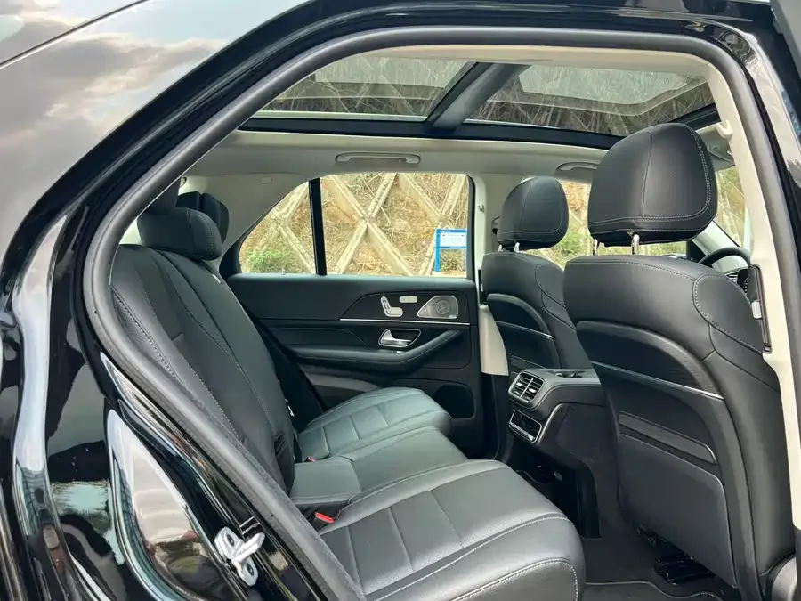 Mercedes-Benz GLE Mercedes-Benz GLE 2024 GLE 450 4MATIC Luxury Edition 2023 — миниатюра 4
