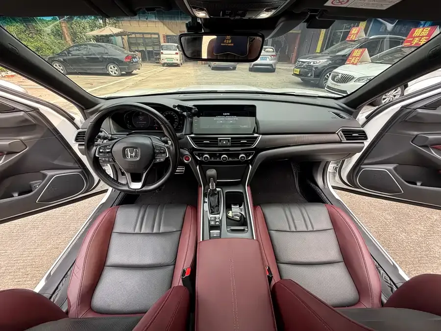 Honda Inspire 2022 Insignia 260TURBO Elite Edition 2022 — миниатюра 5