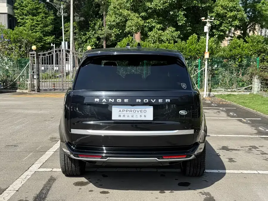 Land Rover Range Rover Range Rover 2024 3.0 L6 400PS Genesis Extended Edition 2024 — миниатюра 4