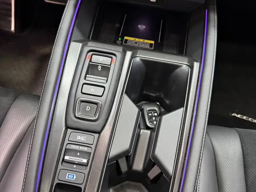 Honda Accord New Energy Accord New Energy 2023 2.0L e:PHEV Flagship Edition 2024 — миниатюра 4