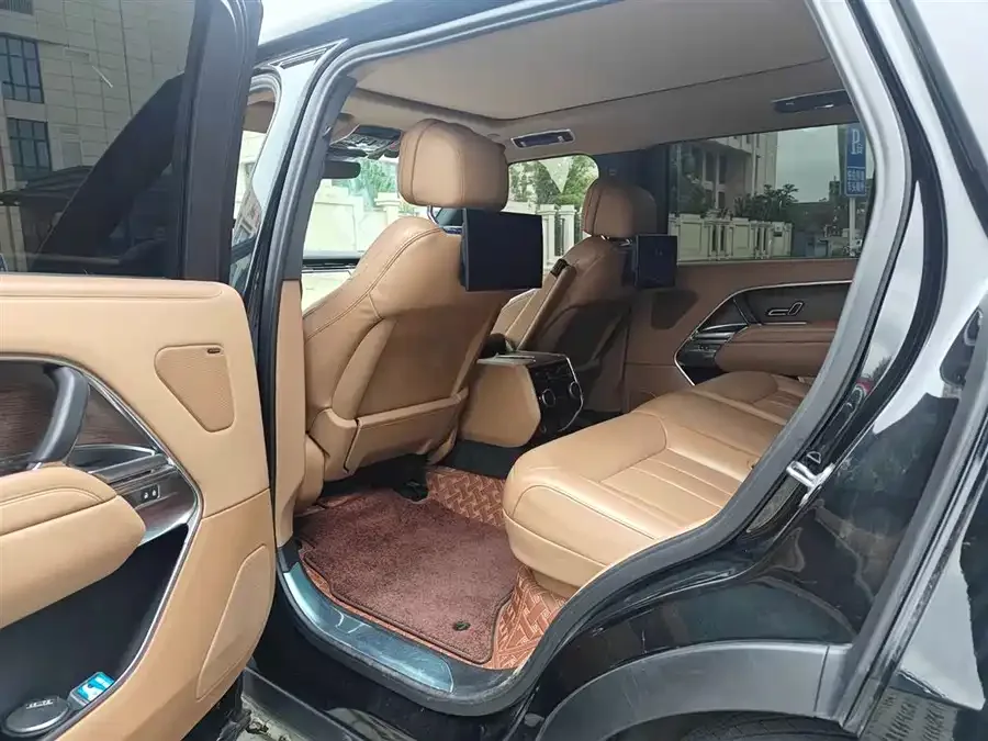 Land Rover Range Rover Range Rover 2023 facelift 3.0 L6 400PS Extended Edition 2024 — миниатюра 5