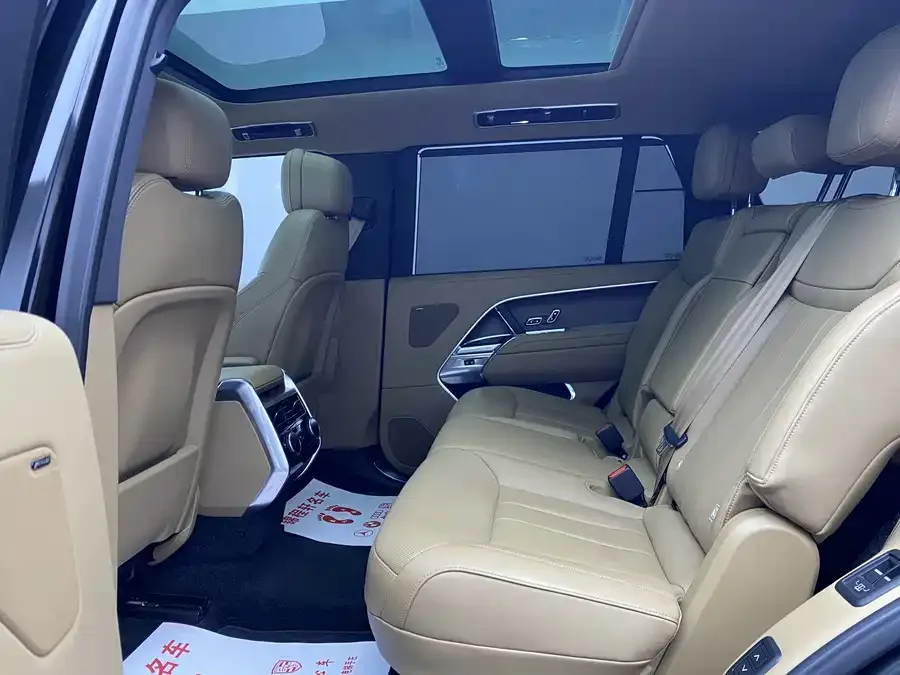 Land Rover Range Rover Range Rover 2024 3.0 L6 400PS Grand Extended Edition 7 Seaters 2024 — миниатюра 3