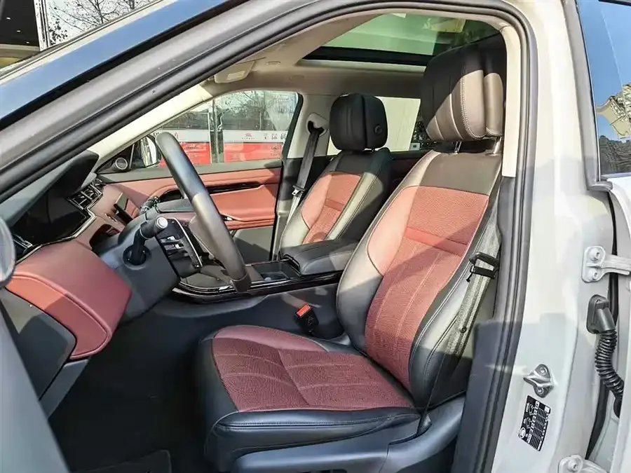 Land Rover Range Rover Aurora 2026 Range Rover Evoque L HSE 2026 — миниатюра 2