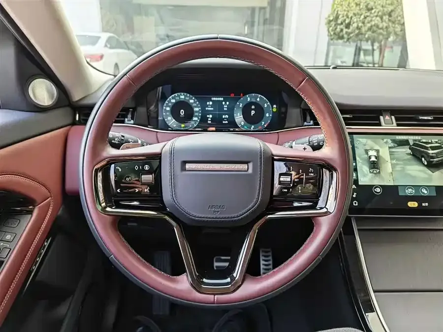 Land Rover Range Rover Aurora 2026 Range Rover Evoque L HSE 2026 — миниатюра 5