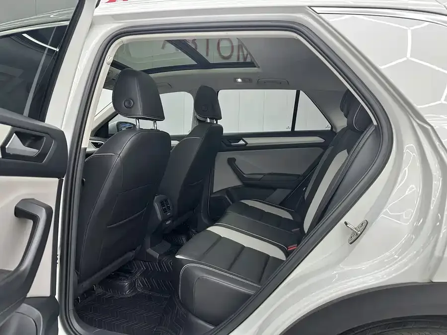 Volkswagen T-ROC T-ROC 2023 280TSI DSG 2WD Time Edition 2024 — миниатюра 2
