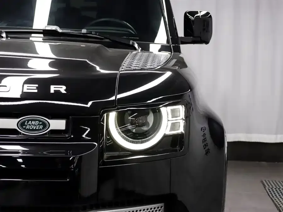 Land Rover guard Land Rover Defender 2024 110 3.0T P400 XS 2024 — миниатюра 2