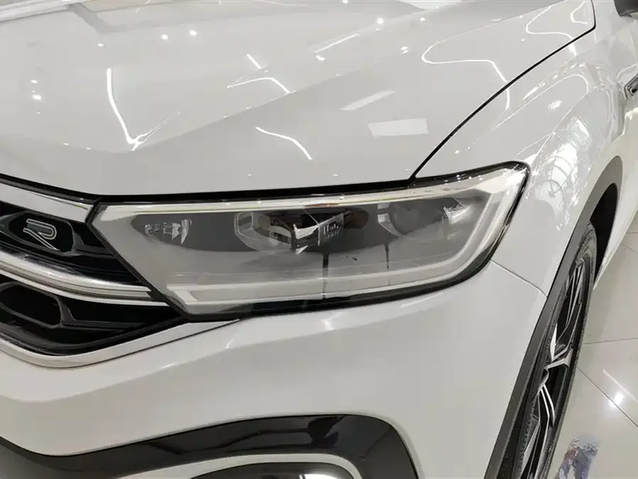 Volkswagen T-ROC T-ROC 2023 300TSI DSG 2WD Chenguang Edition 2023 — миниатюра 2