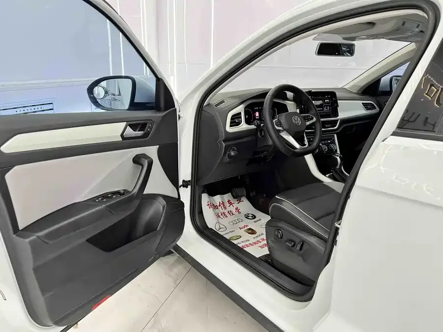 Volkswagen T-ROC T-ROC 2023 280TSI DSG 2WD Time Edition 2023 — миниатюра 4