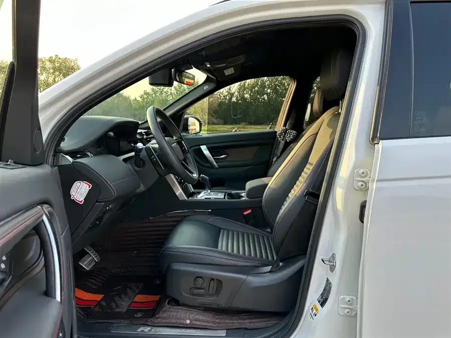 Land Rover Pre-owned Discovery Sports Discovery Sport 2022 249PS R-Dynamic SE Performance Technology Edition 5 Seaters 2022 — миниатюра 3
