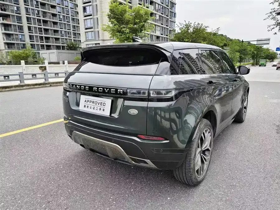 Land Rover Range Rover Aurora 2026 Range Rover Evoque L SE 2026 — миниатюра 2