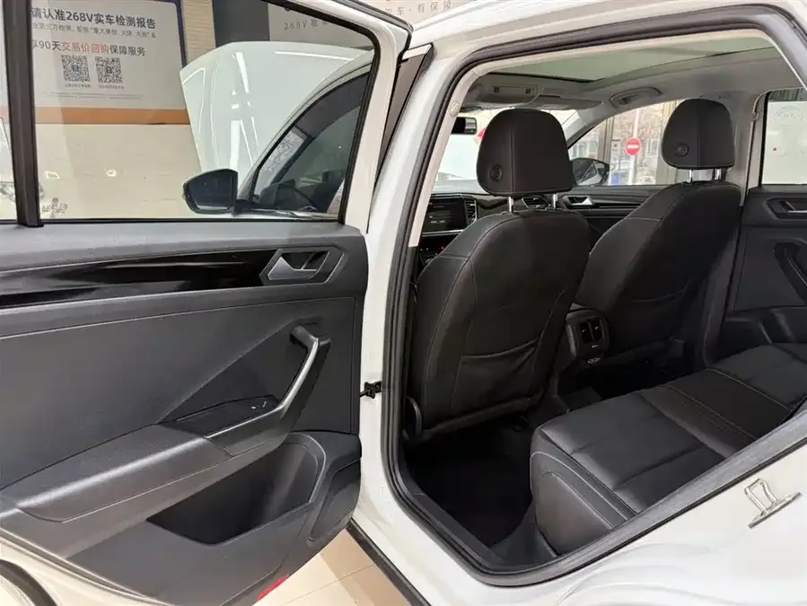 Volkswagen T-ROC T-ROC 2022 280TSI DSG 2WD Comfort PLUS 2023 — миниатюра 5
