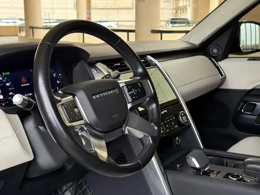 Land Rover finds Discover the 2021 360PS R-Dynamic S 2022 — миниатюра 2