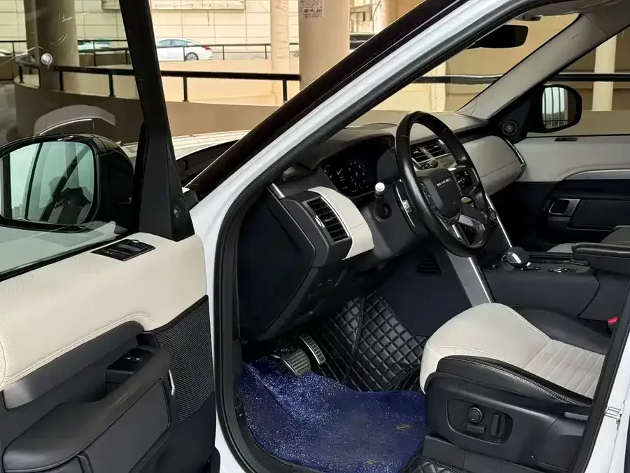 Land Rover finds Discover the 2021 360PS R-Dynamic S 2022 — миниатюра 4