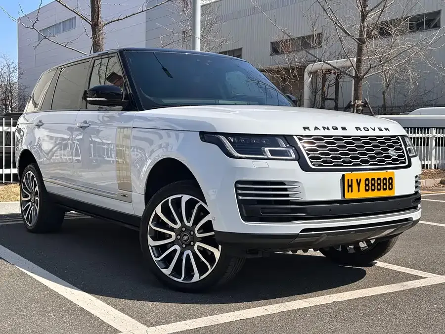Land Rover Range Rover Range Rover 2022 3.0 L6 400PS Honor Creation Extended Edition 2022 — миниатюра 3