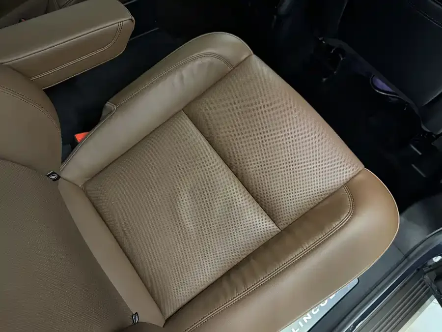 Lincoln Aviator Aviator 2022 3.0T V6 4WD Elegant Edition 2023 — миниатюра 3