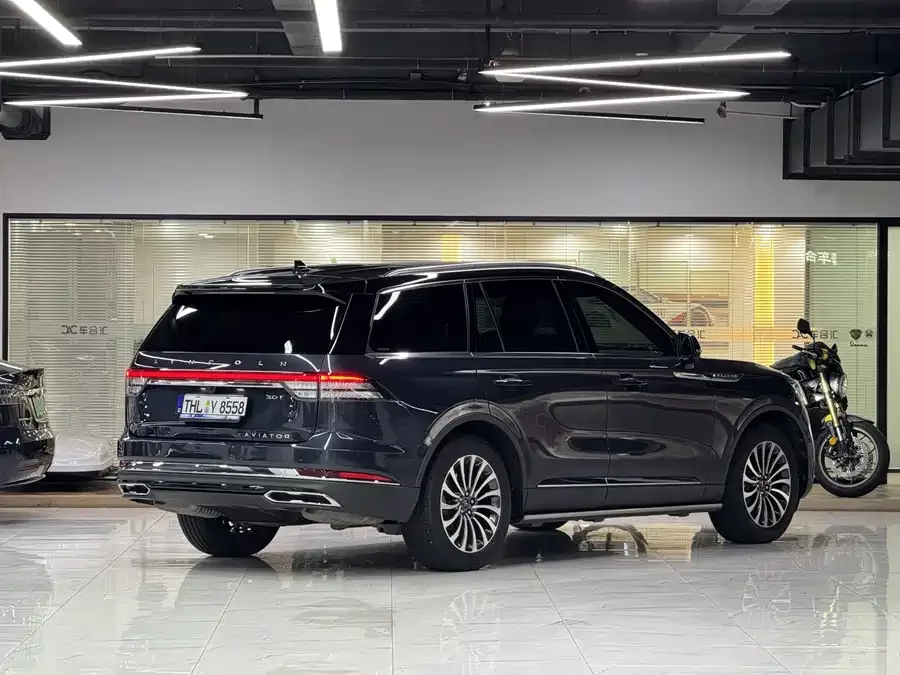 Lincoln Aviator Aviator 2022 3.0T V6 4WD Elegant Edition 2023 — миниатюра 4