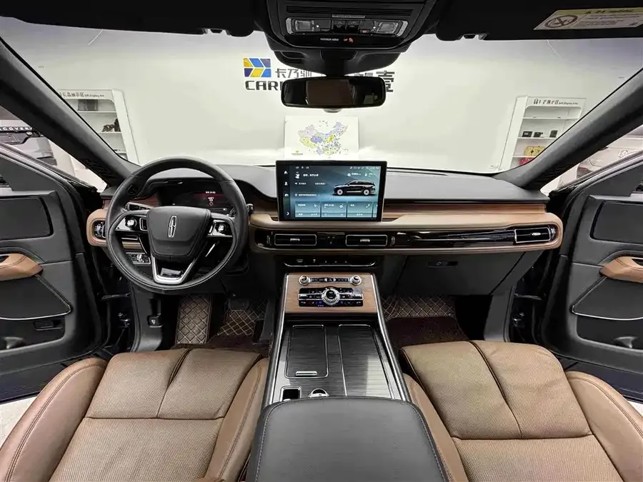 Lincoln Aviator Aviator 2022 3.0T V6 4WD Elegant Edition 2023 — миниатюра 3