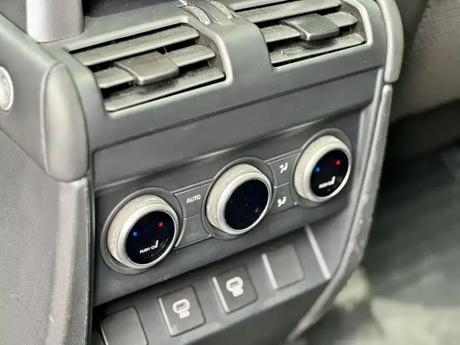 Land Rover guard Land Rover Defender 2023 110 3.0T P400 X-DYNAMIC HSE 2023 — миниатюра 4
