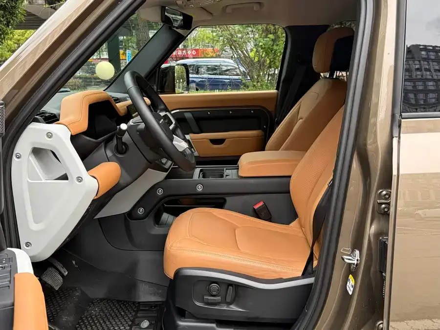 Land Rover guard Land Rover Defender 2024 110 3.0T P400 Dark Special Edition 2024 — миниатюра 2