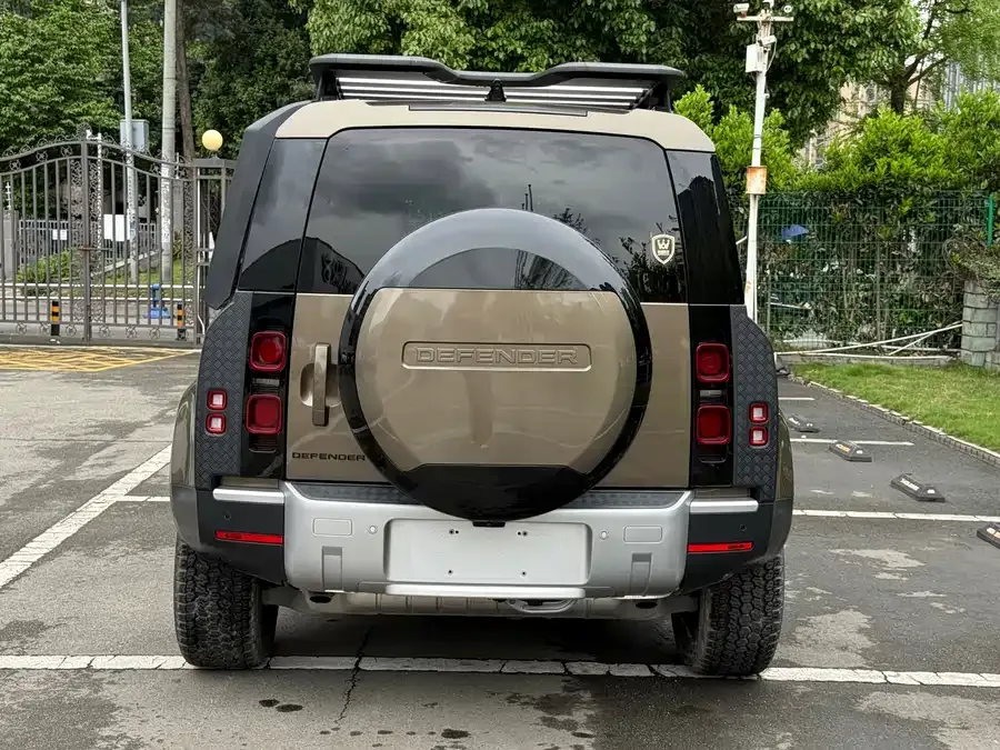 Land Rover guard Land Rover Defender 2024 110 3.0T P400 Dark Special Edition 2024 — миниатюра 4