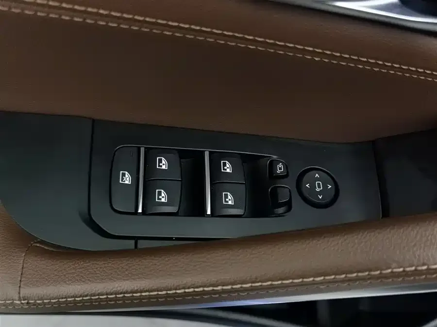 BMW X6 2022 facelift xDrive40i M Sport package 2022 — миниатюра 3