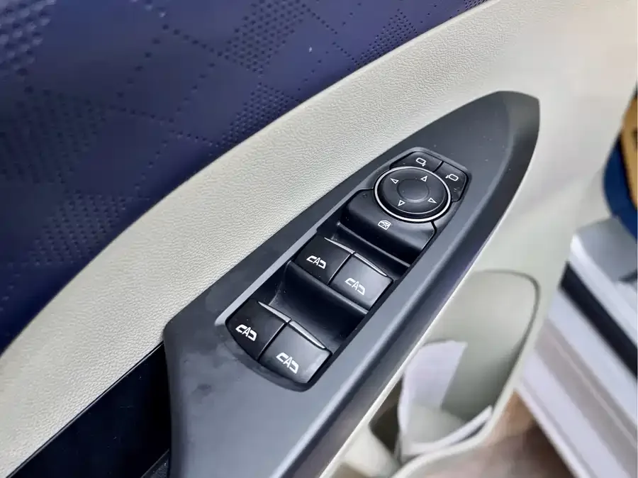 Buick GL8 2021 ES Lu Zun 653T Comfort Edition 2022 — миниатюра 2