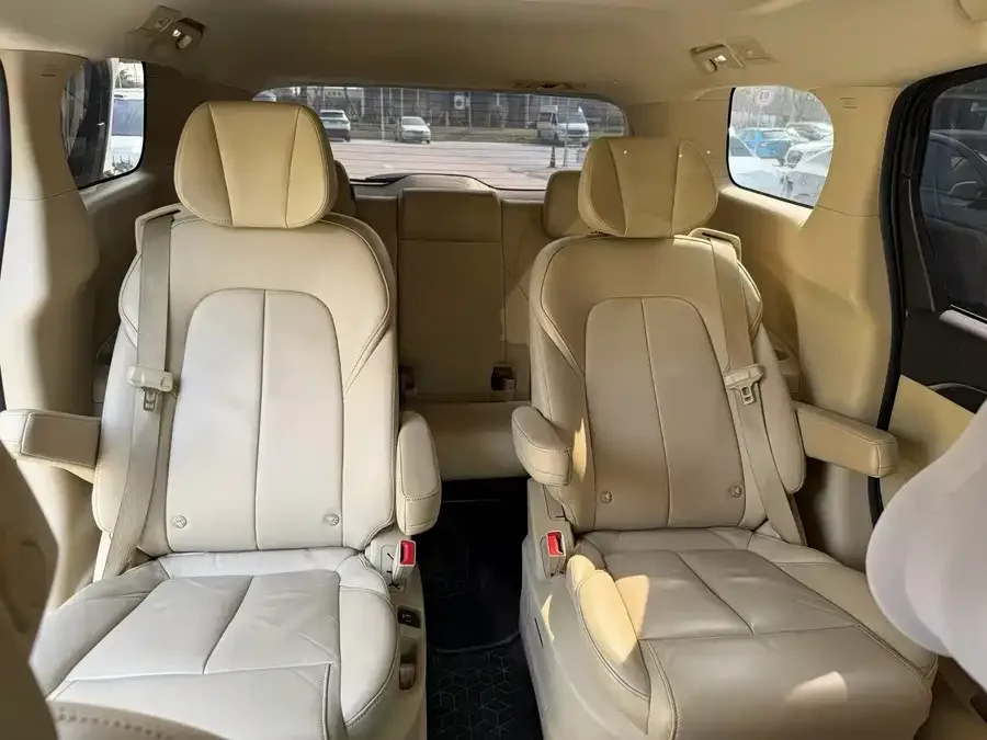 Buick GL8 2022 ES Lu Zun 653T Exclusive model 2022 — миниатюра 2
