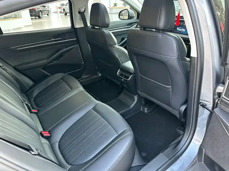 Ford Mondeo Mondeo 2025 2.0T EcoBoost Luxury Edition 2025 — миниатюра 5