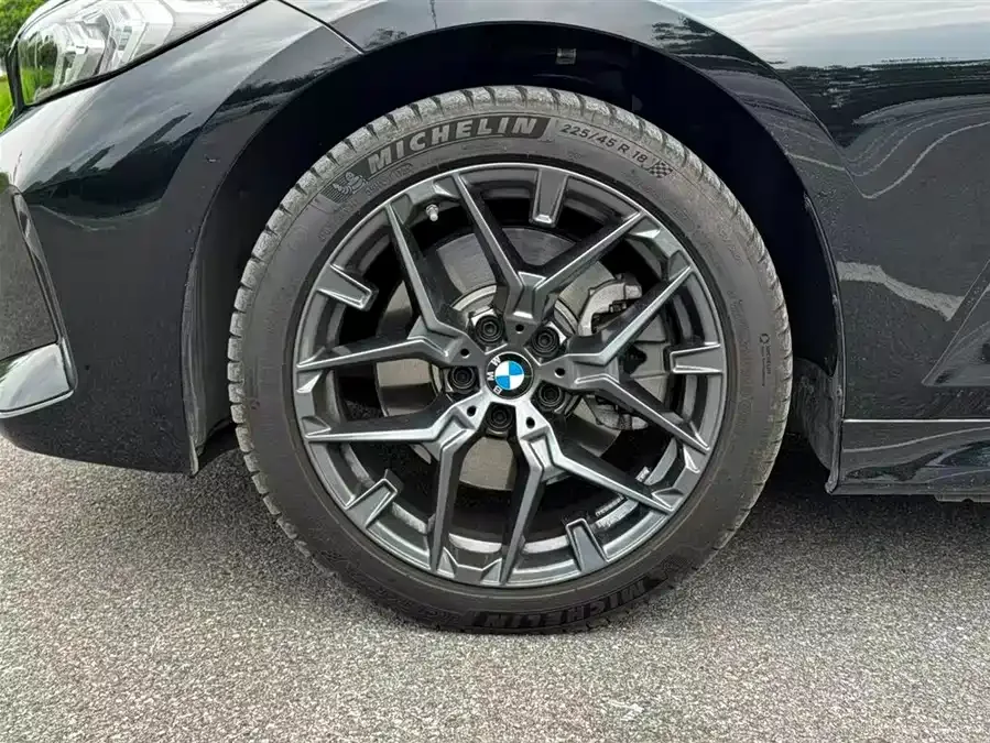BMW 3 Series BMW 3 Series 2025 330Li M Sport Night Edition 2025 — миниатюра 5