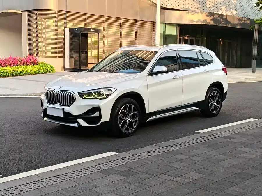 BMW X1 2022 sDrive20Li Fashion Edition 2022 — фото 1, купить с доставкой в Москву