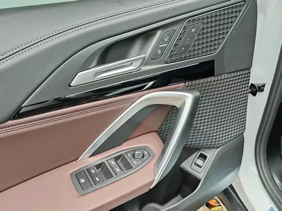 BMW X1 2023 sDrive20Li X Design Package 2024 — миниатюра 4