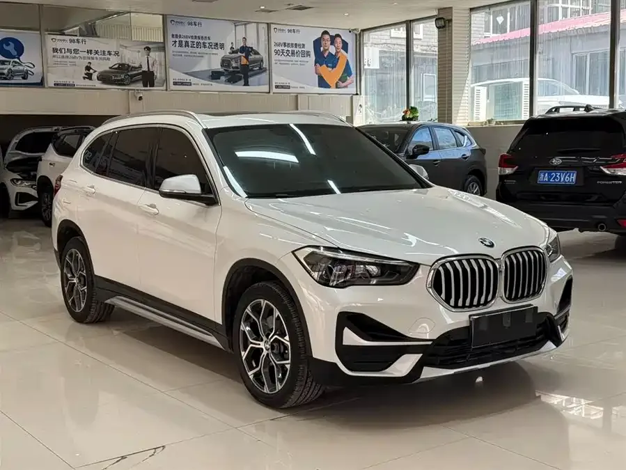 BMW X1 2022 sDrive20Li Exclusive Model 2022 — миниатюра 3