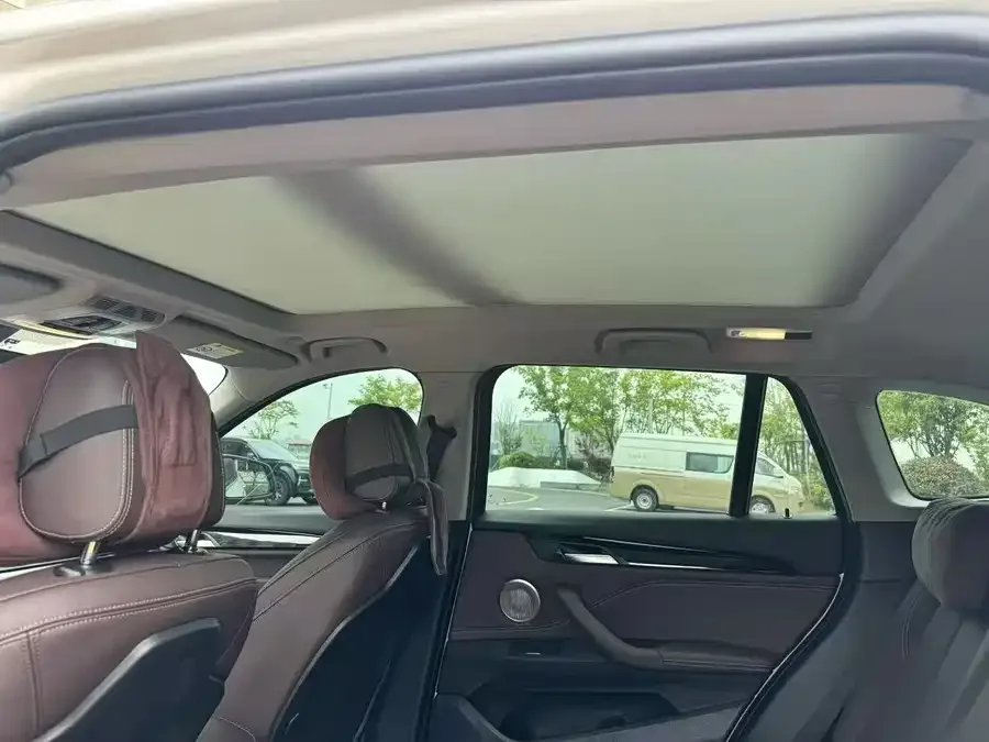 BMW X1 2022 sDrive25Li Leading Edition 2022 — миниатюра 5