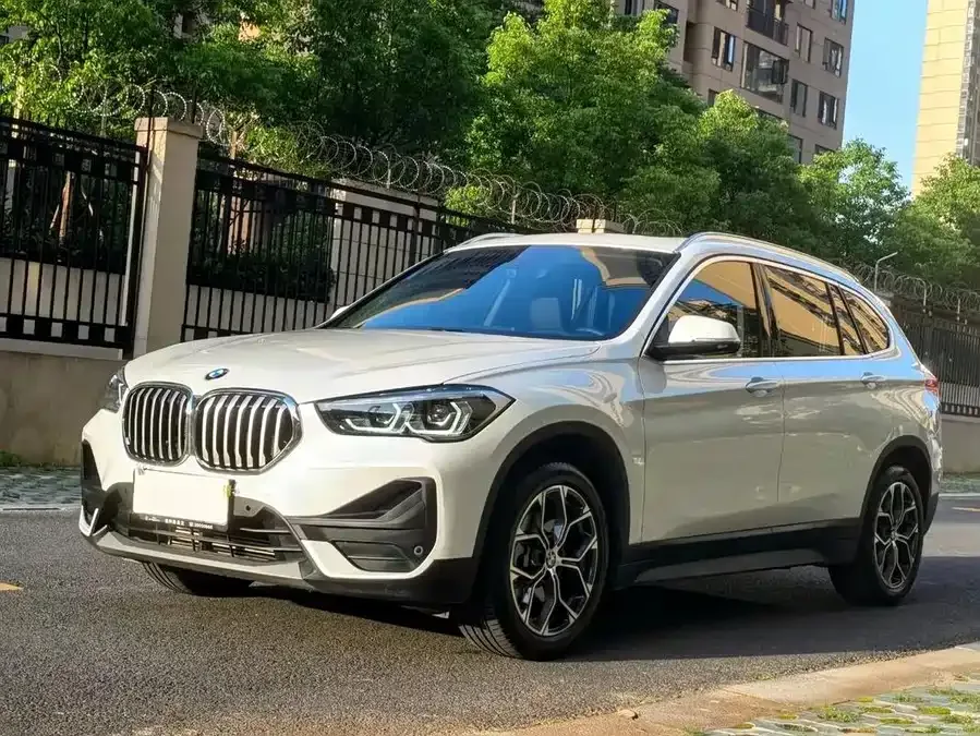 BMW X1 2022 sDrive25Li Leading Edition 2022 — фото 1, купить с доставкой в Москву