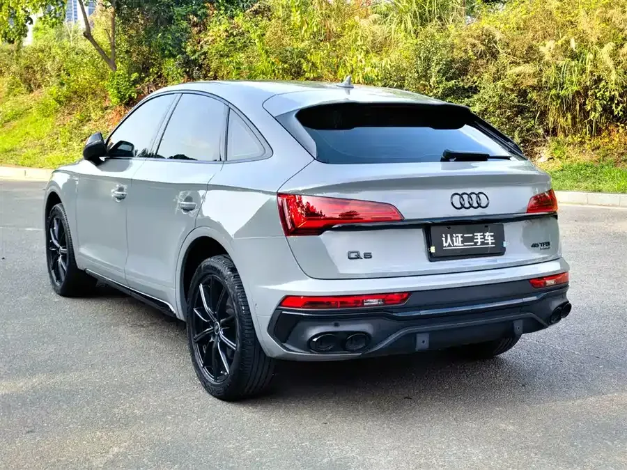 Audi Q5L Sportback 2022 45 TFSI Luxury Edition 2022 — миниатюра 2