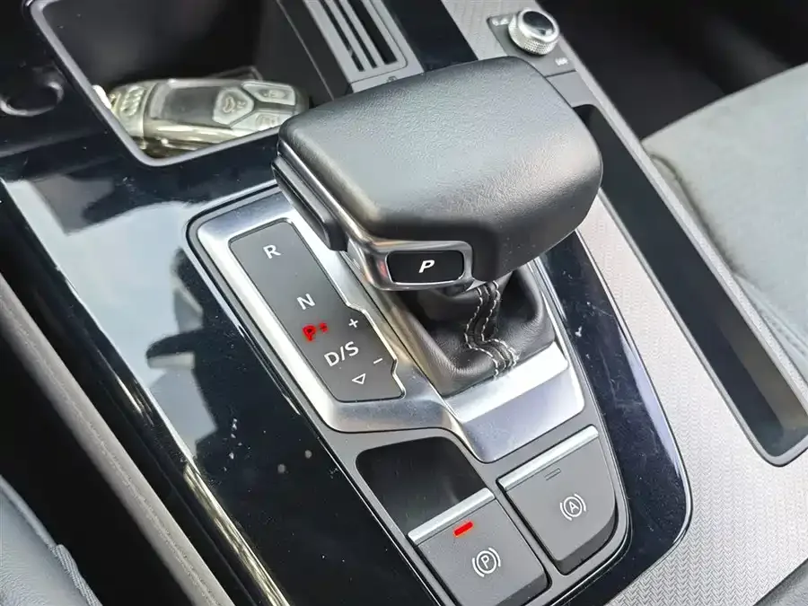 Audi Q5L Sportback 2022 45 TFSI Luxury Edition 2022 — миниатюра 4