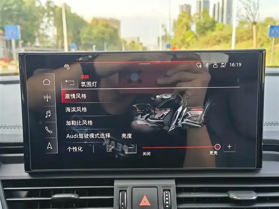 Audi Q5L Sportback 2022 45 TFSI Luxury Edition 2022 — миниатюра 5