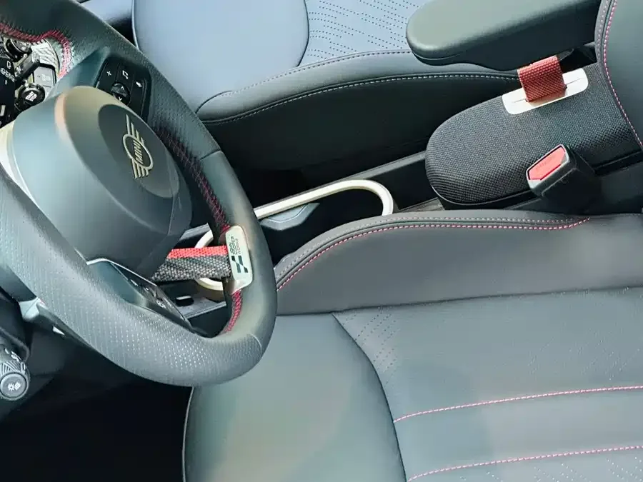 MINI electric JCW MINI JCW 2025 ELECTRIC JOHN COOPER WORKS 2025 — миниатюра 5