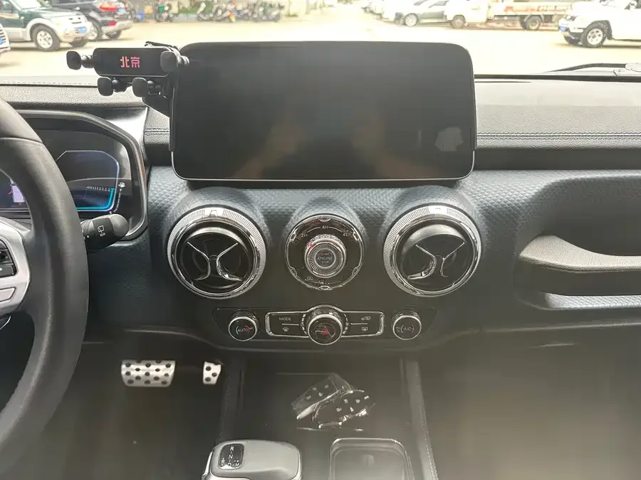 BAIC BJ40 Beijing Off-road BJ40 2024 2.0D Blade Hero Glory Edition 2024 — миниатюра 4